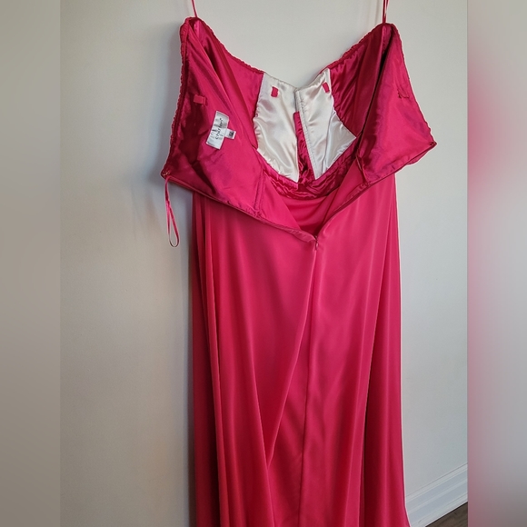 Plus Size Chiffon Gown - Hot Pink and White US 20 / EU 52 - Picture 10 of 17